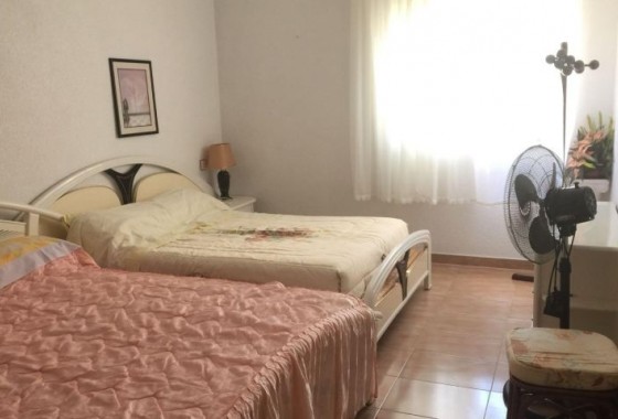 Resale - Villa - Torrevieja - torrevieja