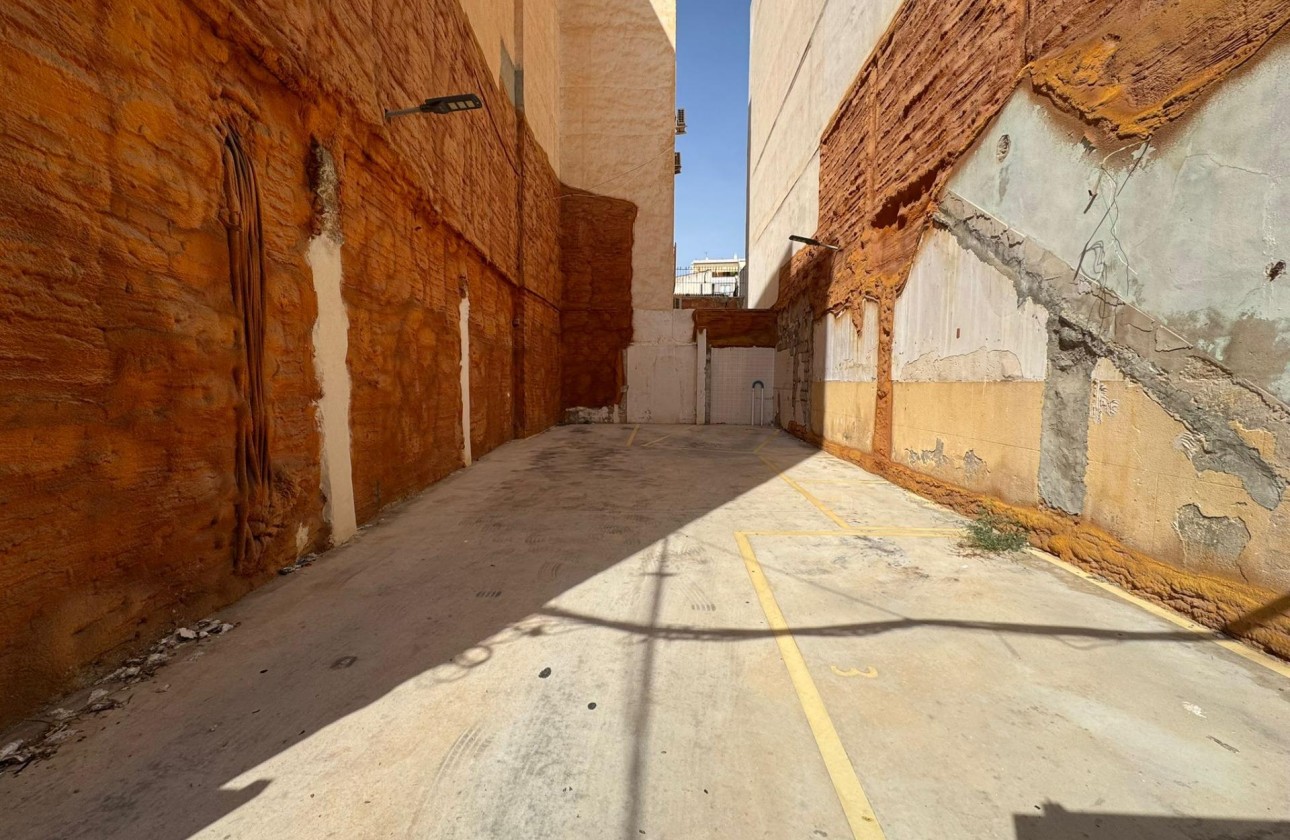 Reventa - Parcela / Terreno - Torrevieja - torrevieja