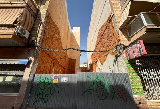 Reventa - Parcela / Terreno - Torrevieja - torrevieja