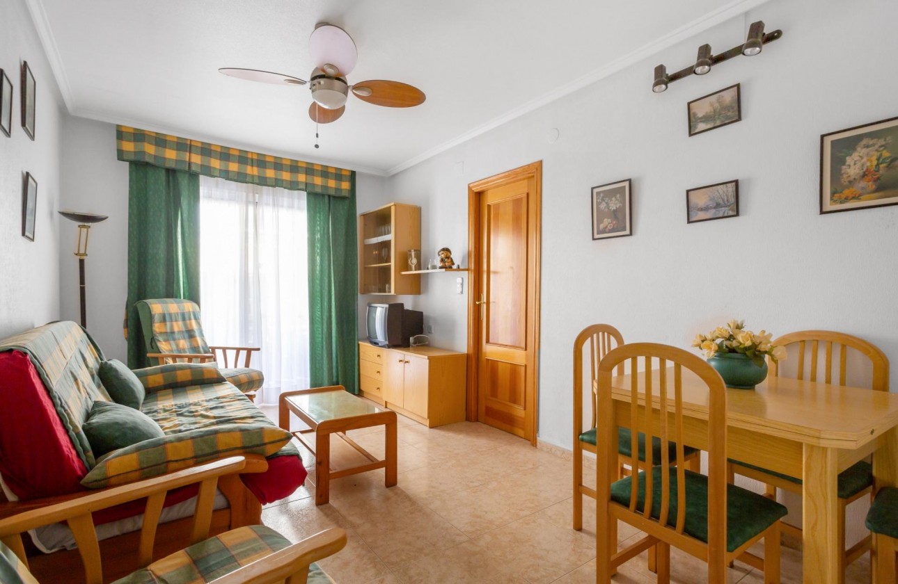 Resale - Apartment / flat - Torrevieja - Playa del cura