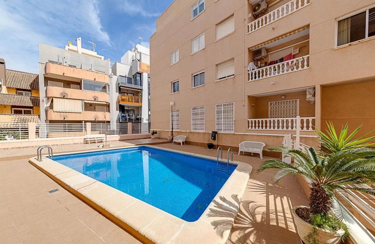 Resale - Apartment / flat - Torrevieja - Playa del cura