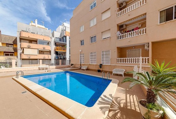 Resale - Apartment / flat - Torrevieja - Playa del cura