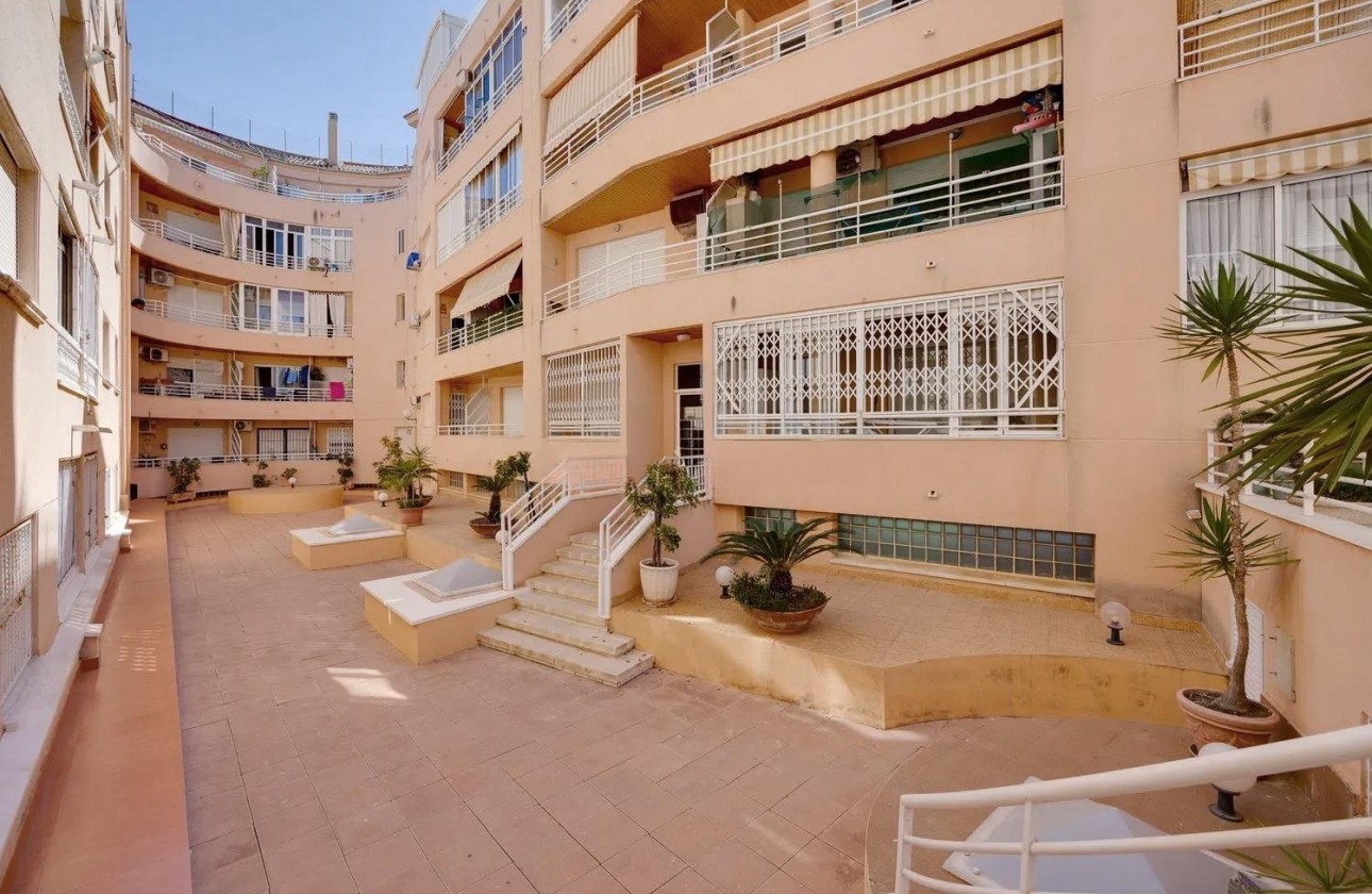Resale - Apartment / flat - Torrevieja - Playa del cura