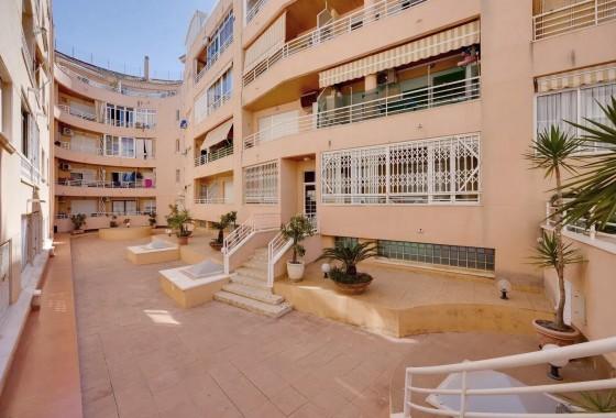 Resale - Apartment / flat - Torrevieja - Playa del cura