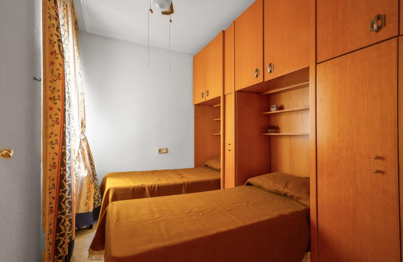 Resale - Apartment / flat - Torrevieja - Playa del cura