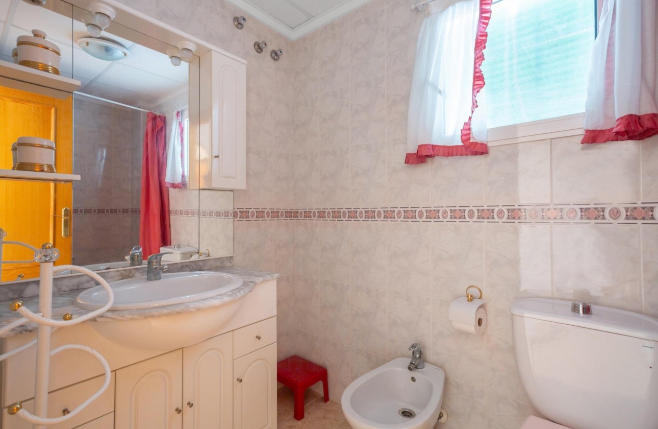 Resale - Apartment / flat - Torrevieja - Playa del cura