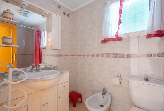 Resale - Apartment / flat - Torrevieja - Playa del cura