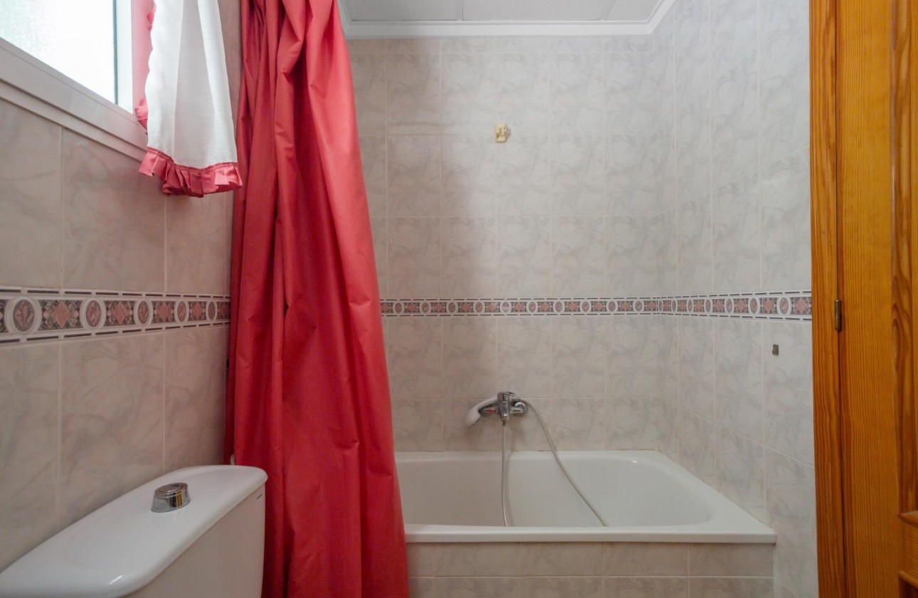 Resale - Apartment / flat - Torrevieja - Playa del cura