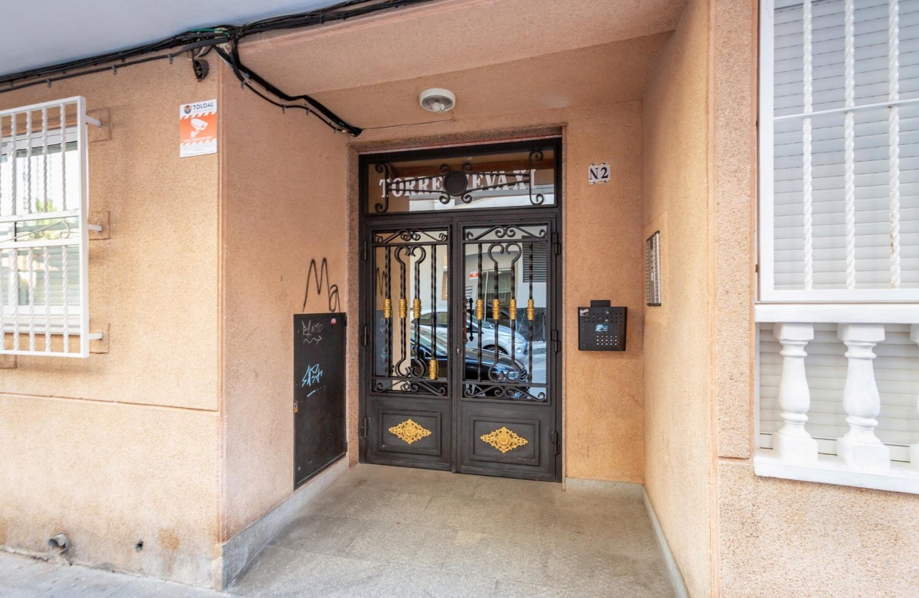 Resale - Apartment / flat - Torrevieja - Playa del cura