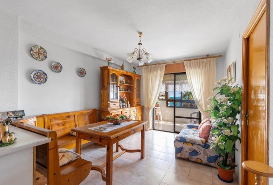 Resale - Apartment / flat - Torrevieja - La Mata