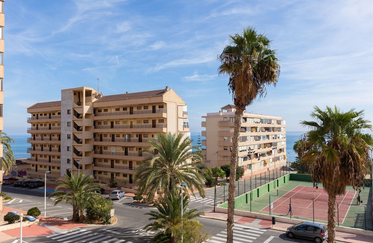 Resale - Apartment / flat - Torrevieja - La Mata