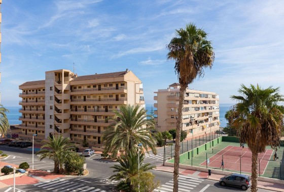 Resale - Apartment / flat - Torrevieja - La Mata