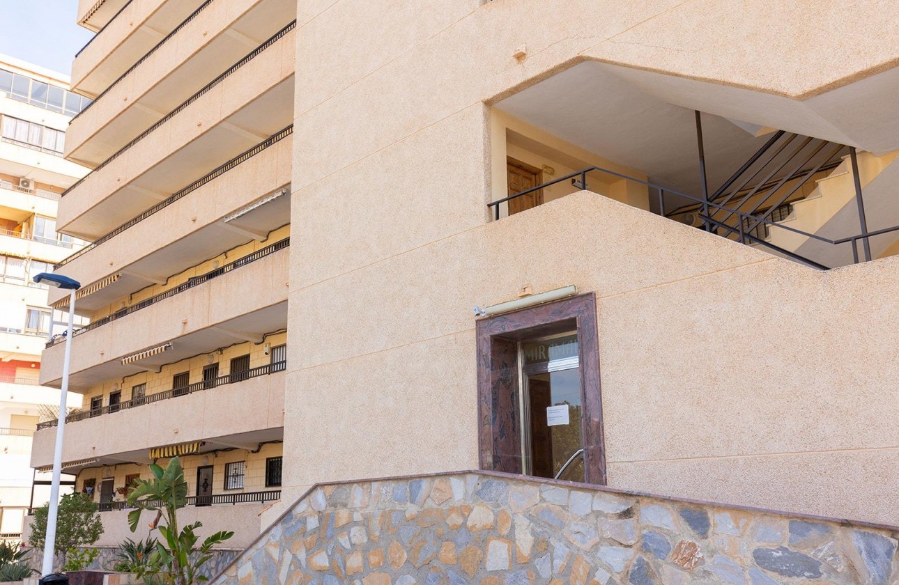 Resale - Apartment / flat - Torrevieja - La Mata