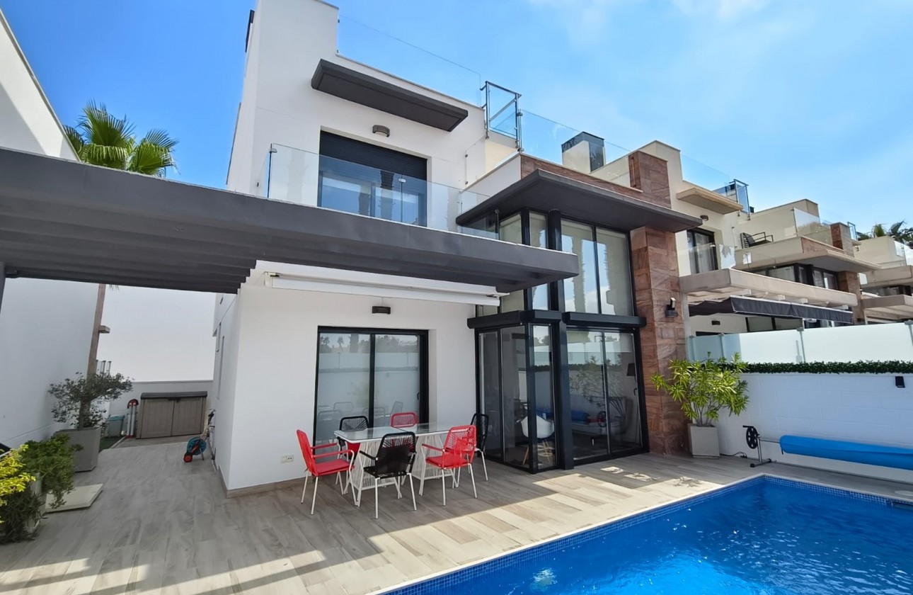 Resale - Villa - Orihuela Costa - Lomas de Cabo Roig