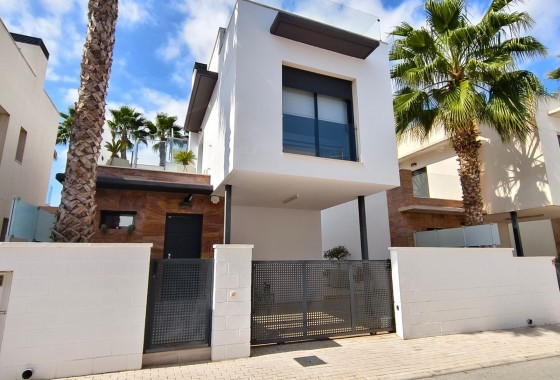 Resale - Villa - Orihuela Costa - Lomas de Cabo Roig