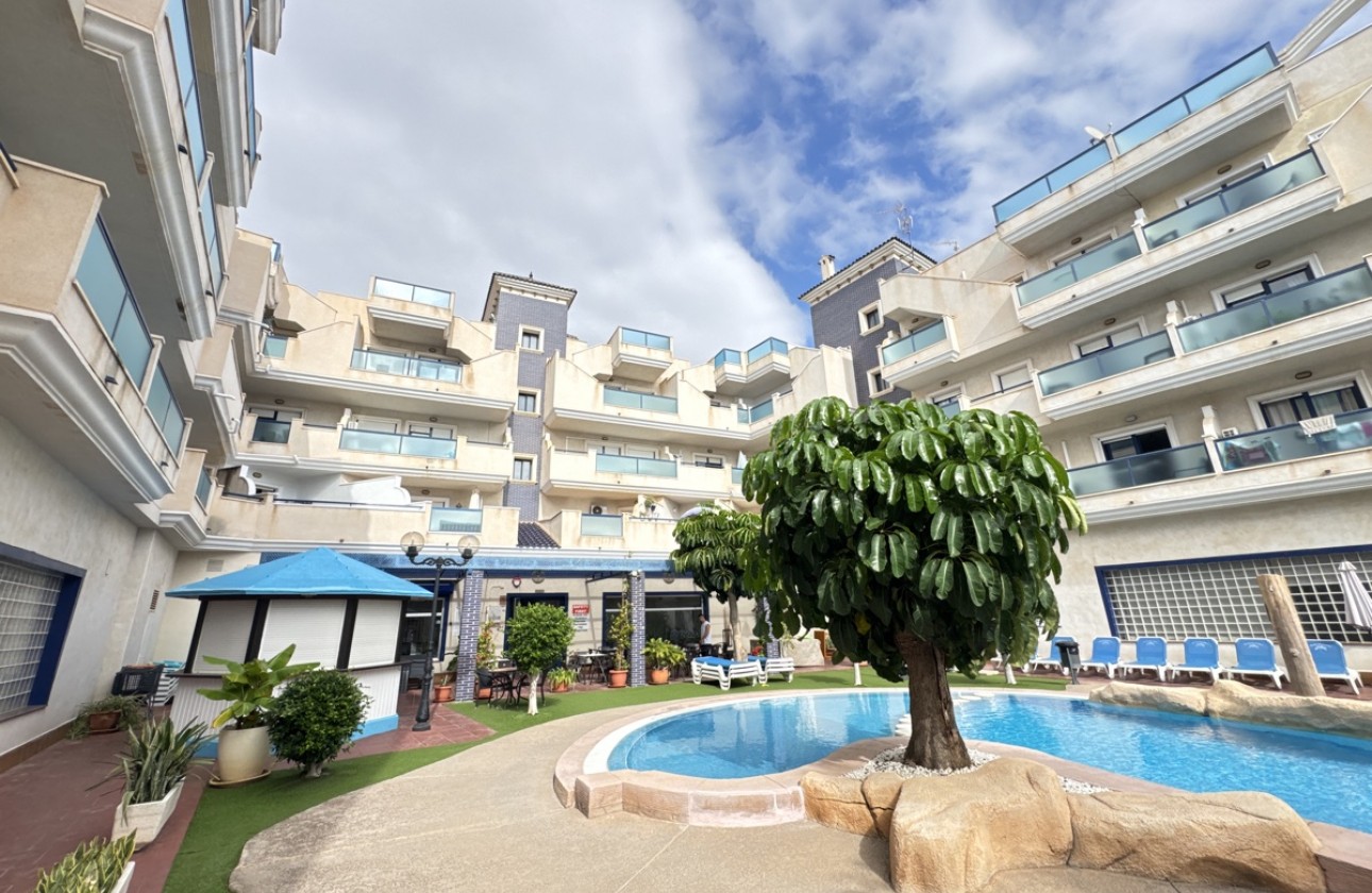 Resale - Apartment / flat - Cabo Roig