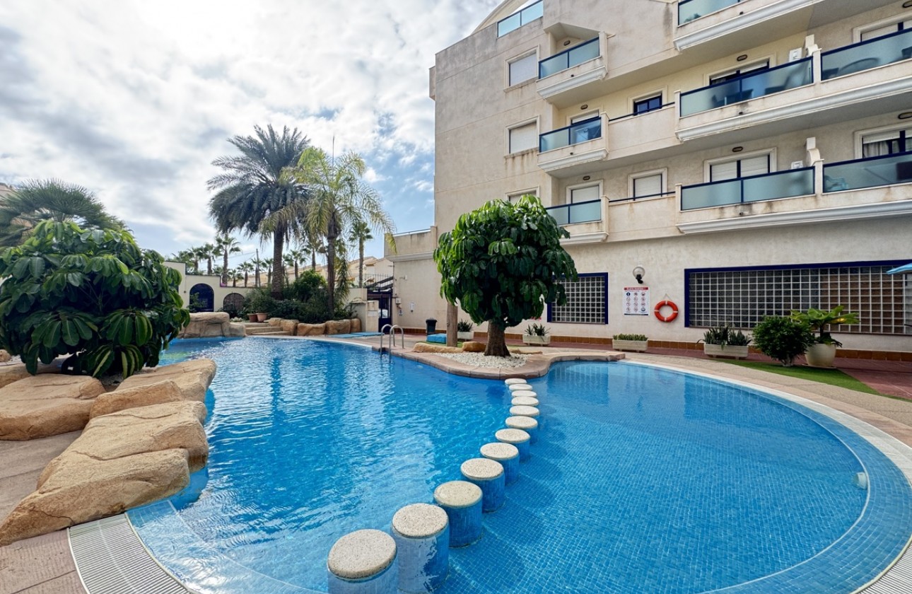 Resale - Apartment / flat - Cabo Roig