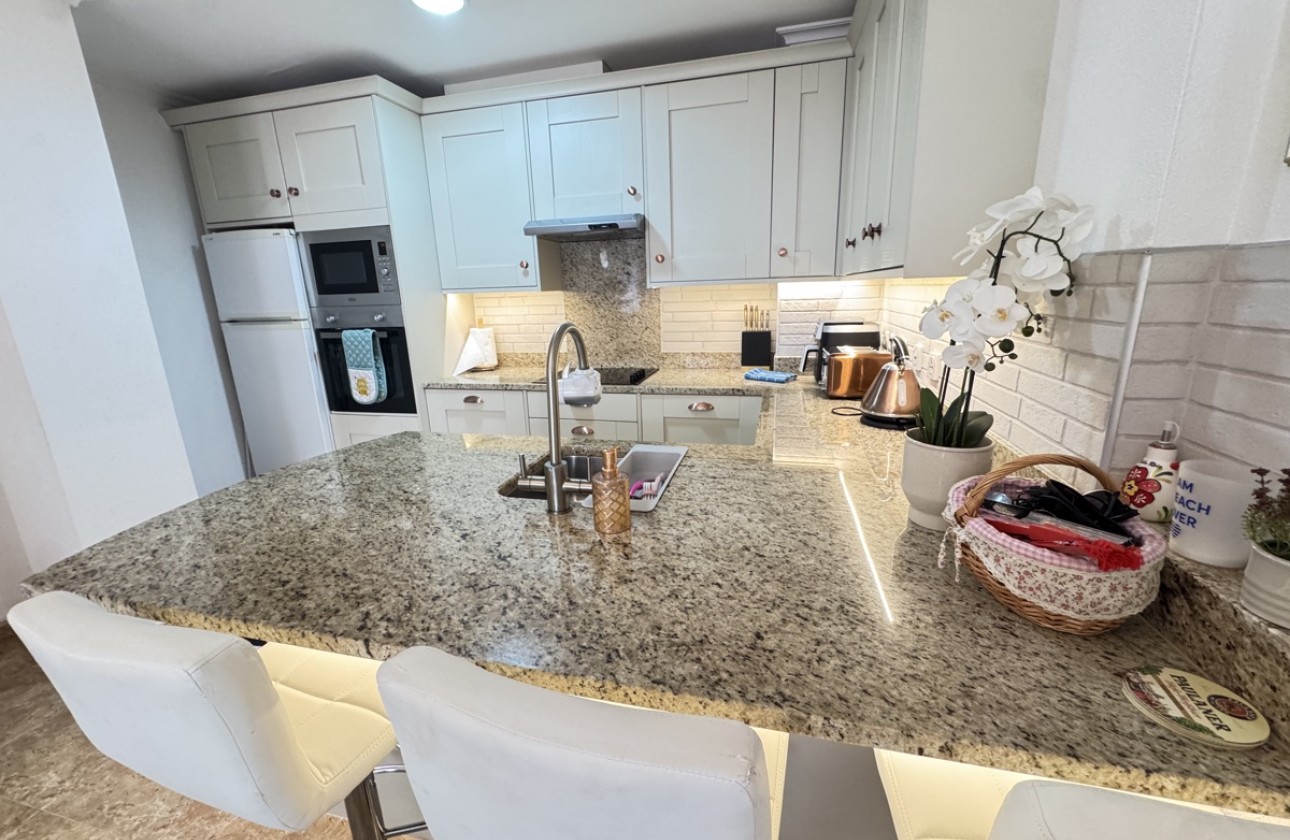 Resale - Apartment / flat - Cabo Roig