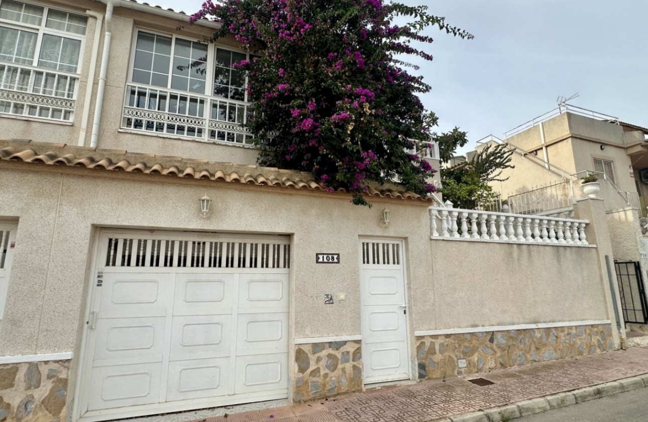 Resale - Villa - Orihuela Costa - Los Altos