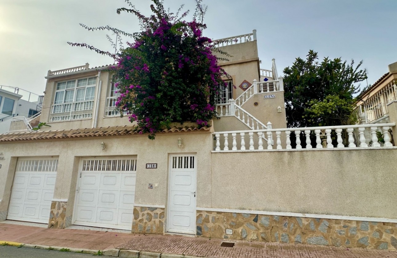 Resale - Villa - Orihuela Costa - Los Altos