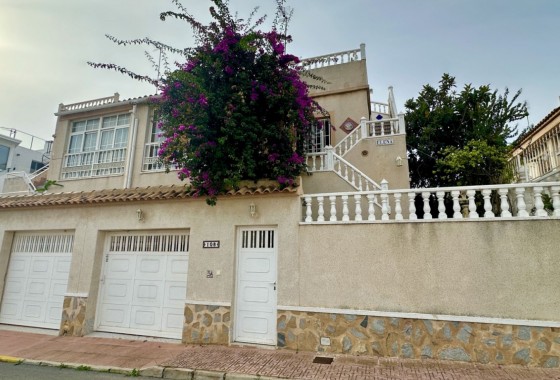 Resale - Villa - Orihuela Costa - Los Altos