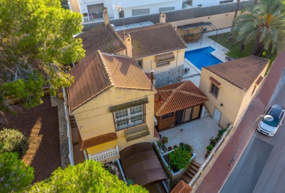 Revente - Villa - Torrevieja - Los balcones