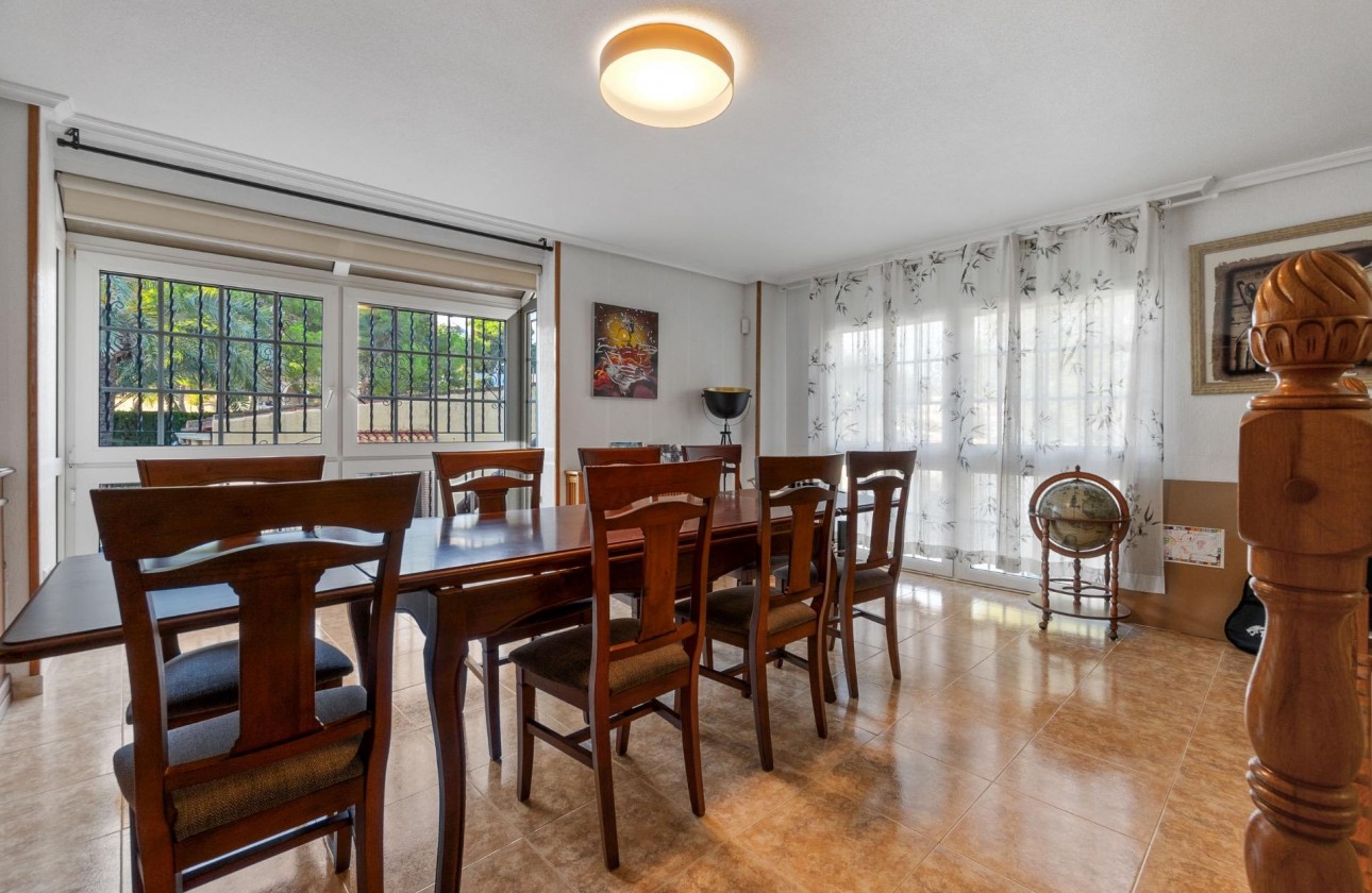 Revente - Villa - Torrevieja - Los balcones