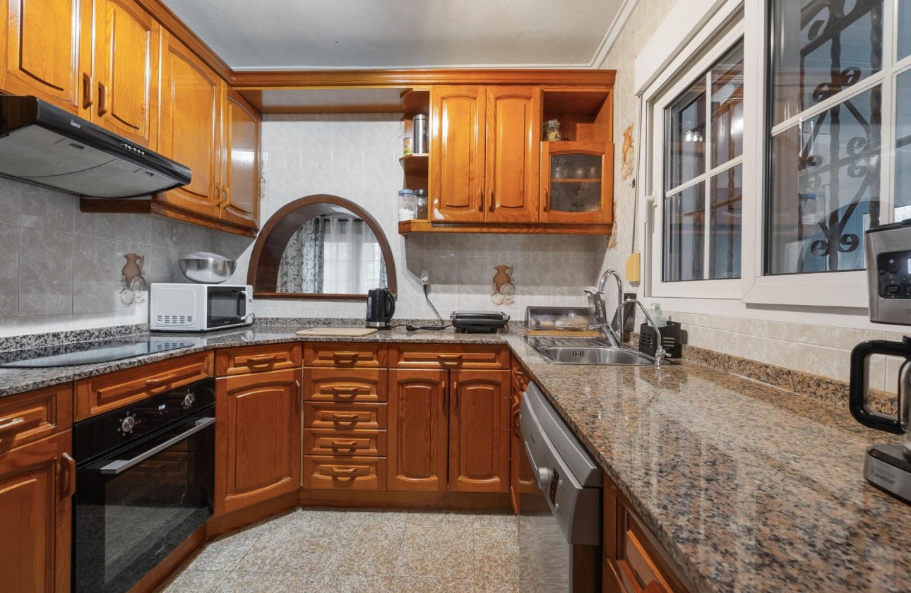 Revente - Villa - Torrevieja - Los balcones