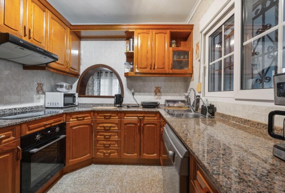 Revente - Villa - Torrevieja - Los balcones