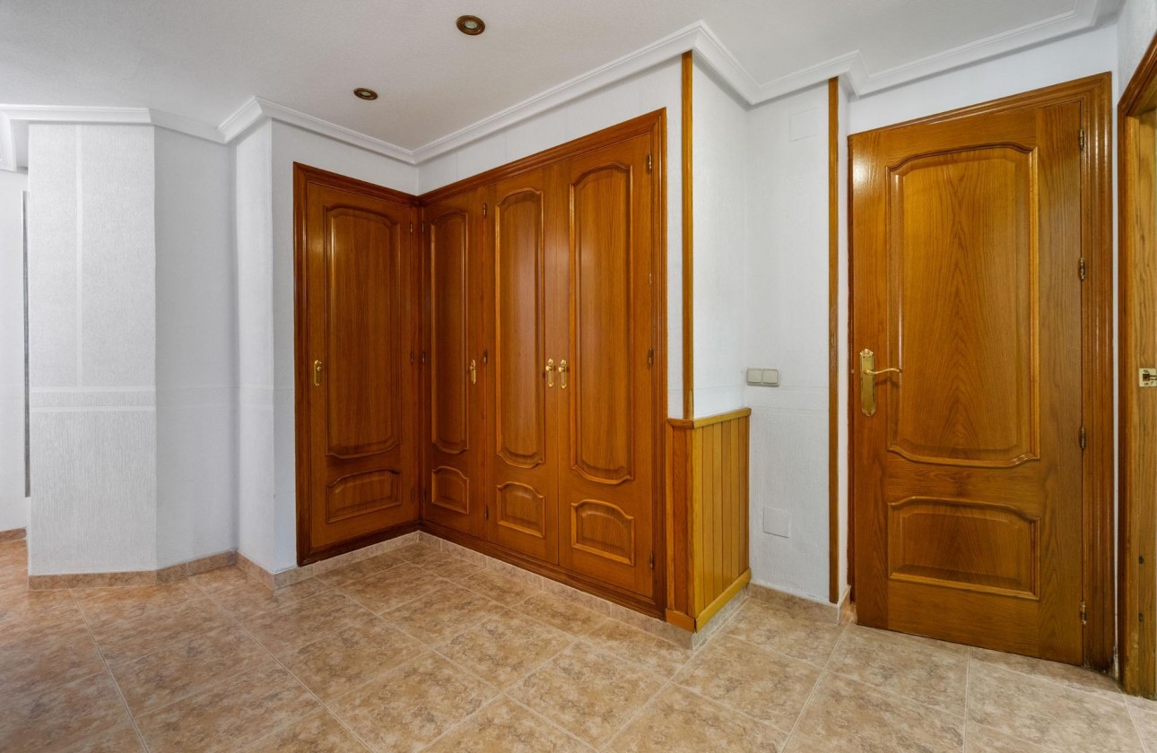 Revente - Villa - Torrevieja - Los balcones