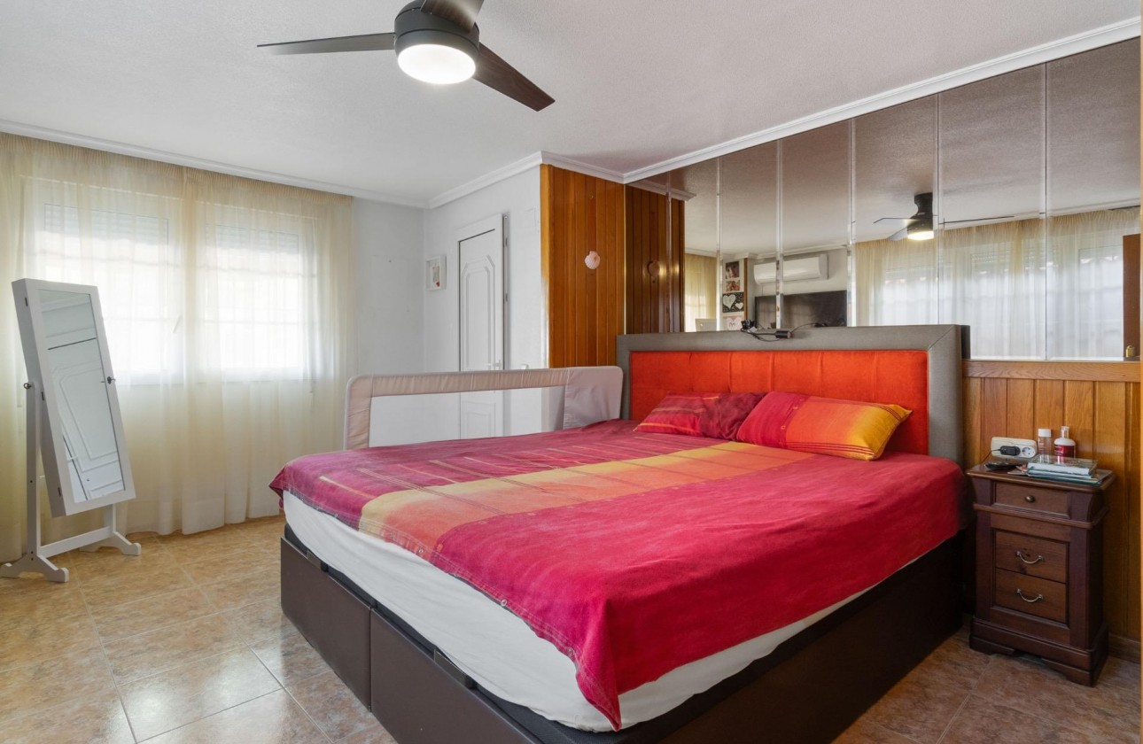 Revente - Villa - Torrevieja - Los balcones