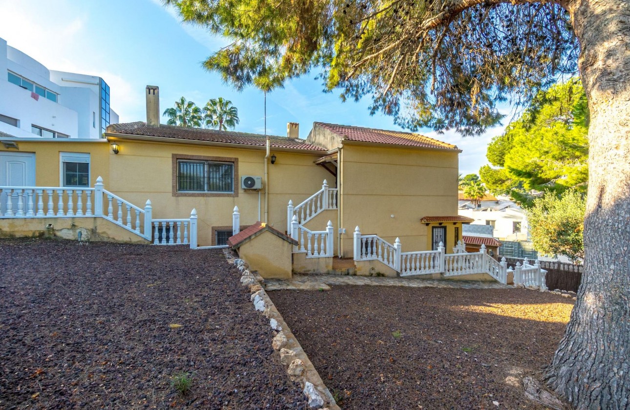 Revente - Villa - Torrevieja - Los balcones