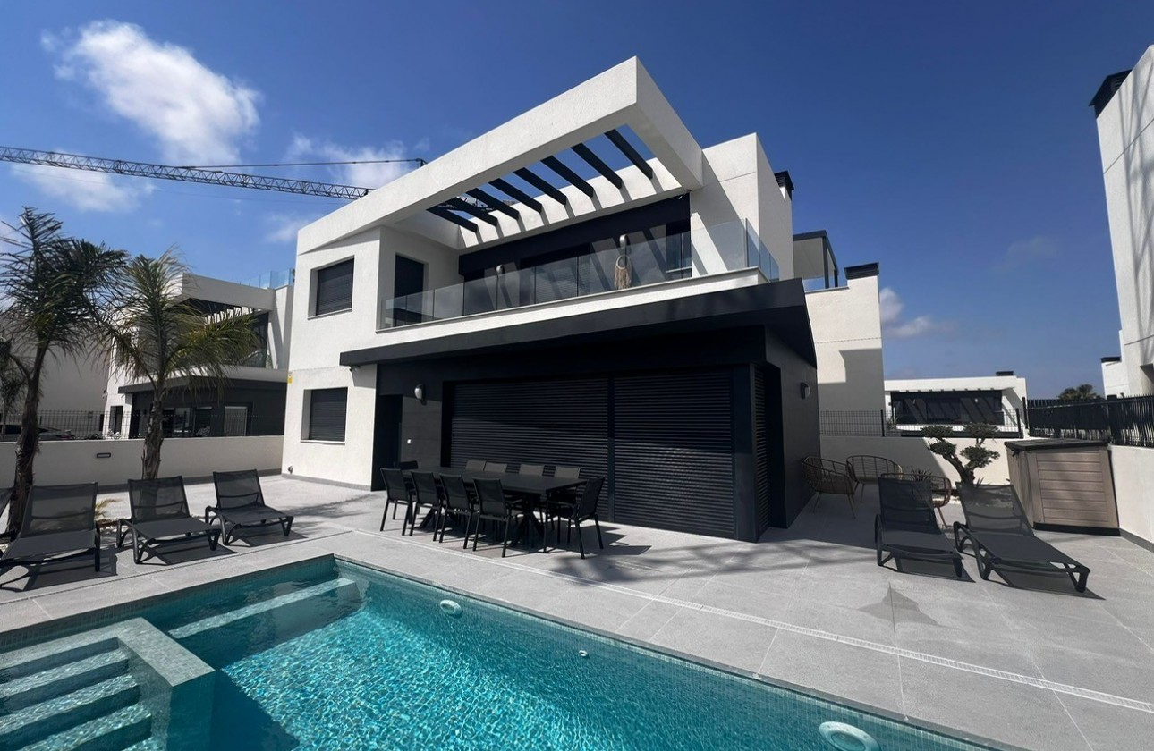 Revente - Chalet / Villa - Algorfa - La Finca Golf Resort