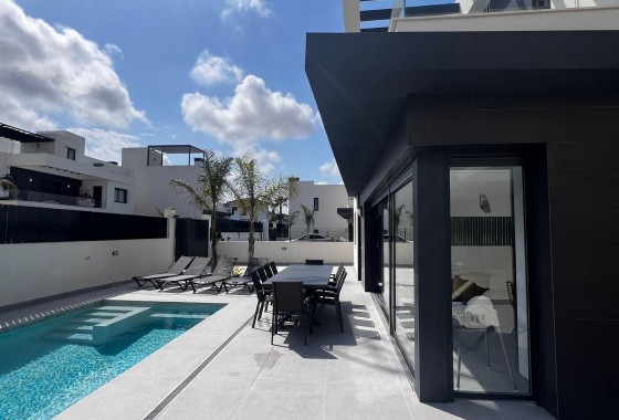 Revente - Chalet / Villa - Algorfa - La Finca Golf Resort