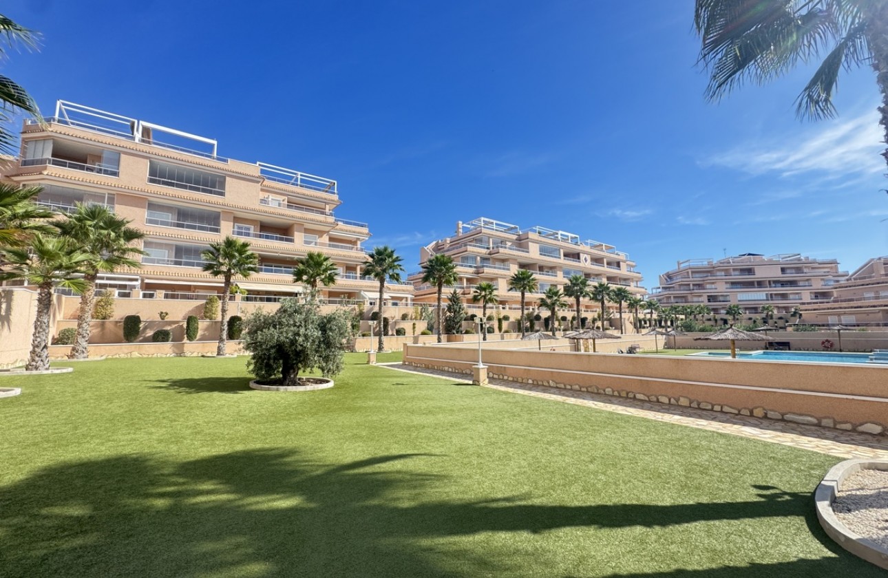 Resale - Apartment / flat - Villamartin