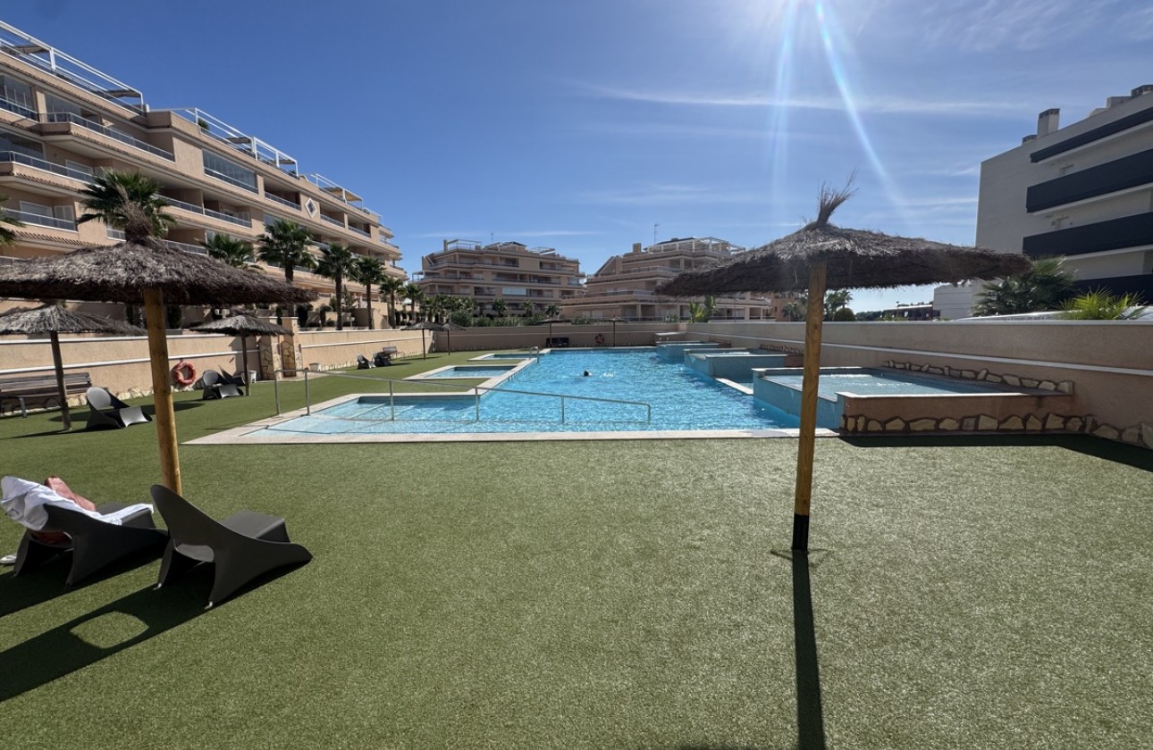 Resale - Apartment / flat - Villamartin