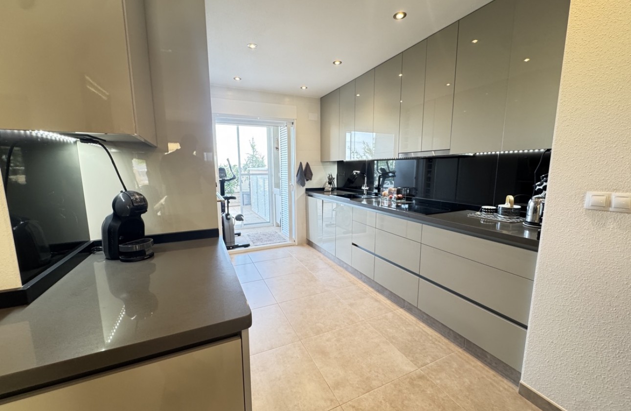 Resale - Apartment / flat - Villamartin