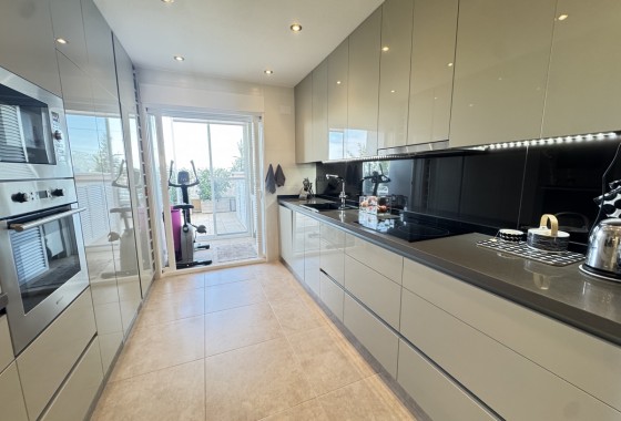 Resale - Apartment / flat - Villamartin