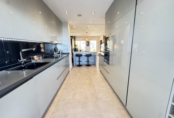 Resale - Apartment / flat - Villamartin