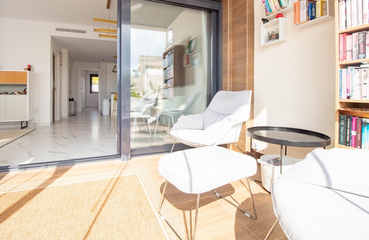 Resale - Apartment / flat - San Miguel de Salinas