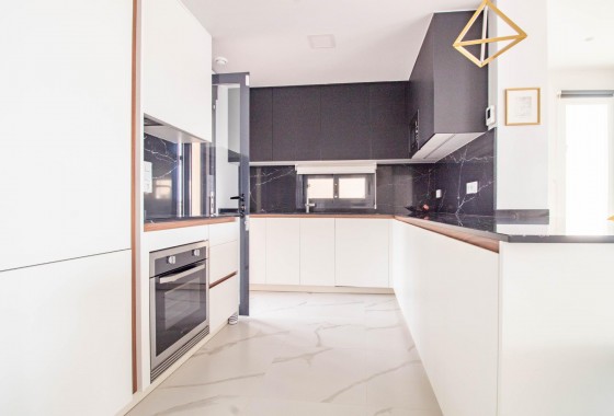 Resale - Apartment / flat - San Miguel de Salinas