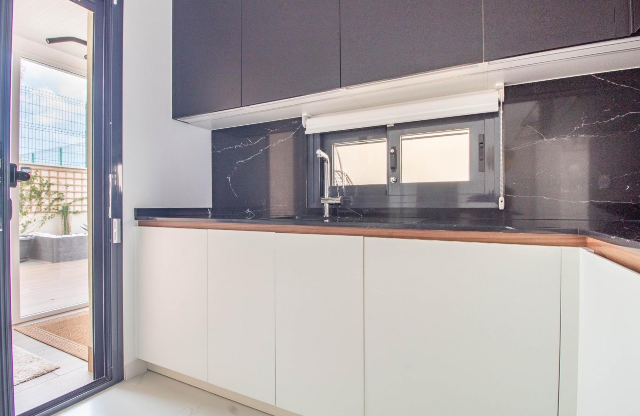 Resale - Apartment / flat - San Miguel de Salinas