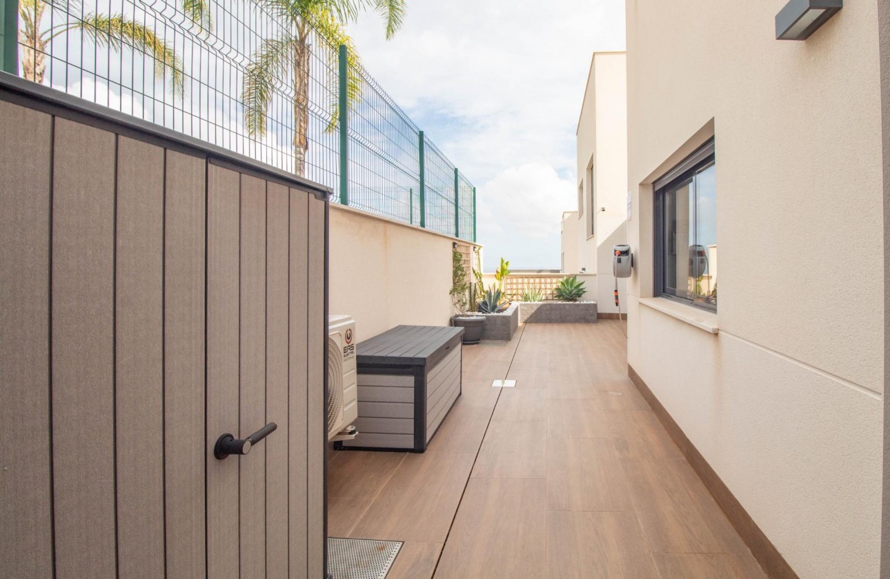 Resale - Apartment / flat - San Miguel de Salinas