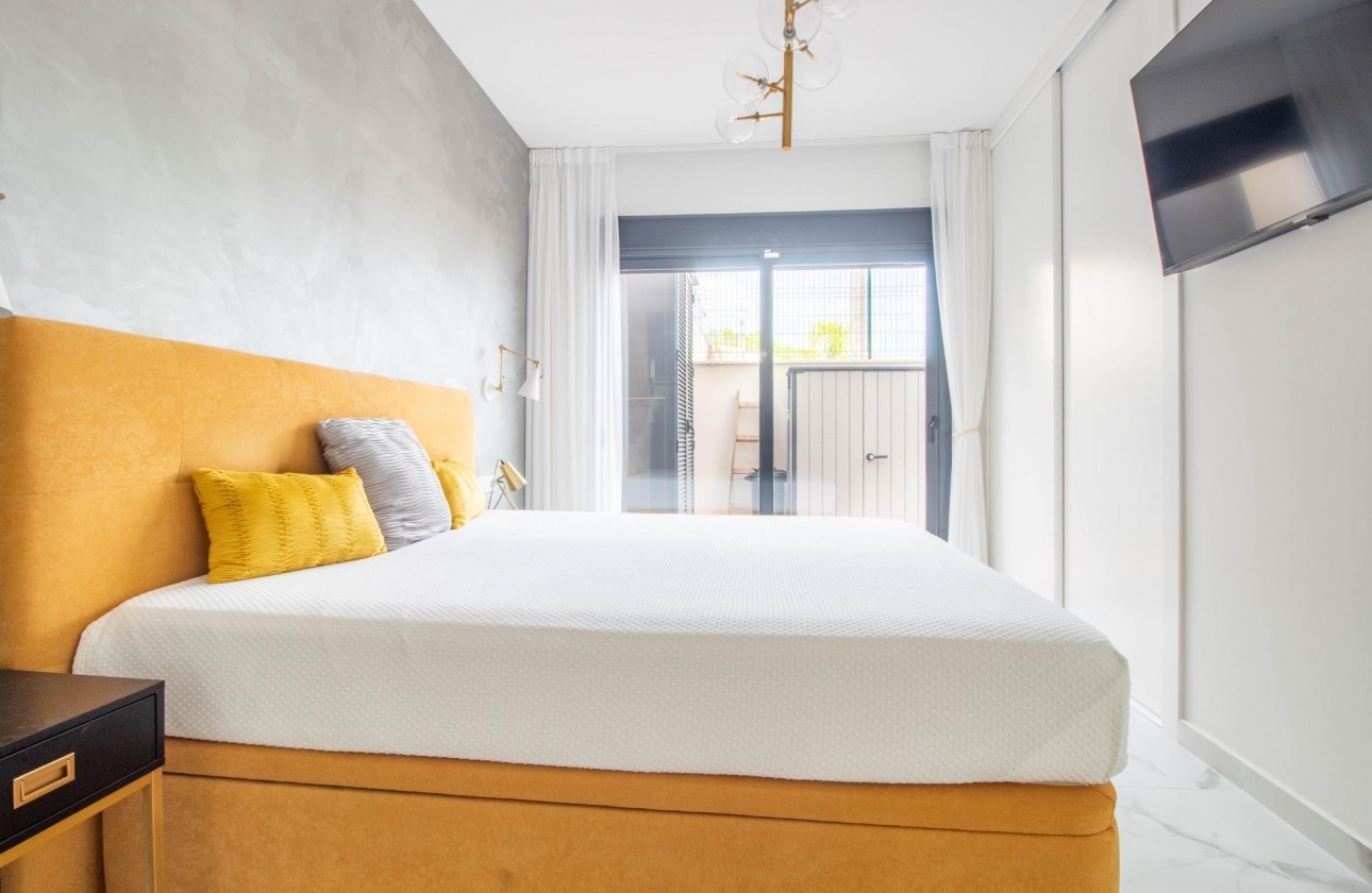 Resale - Apartment / flat - San Miguel de Salinas