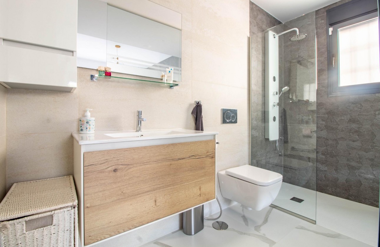 Resale - Apartment / flat - San Miguel de Salinas