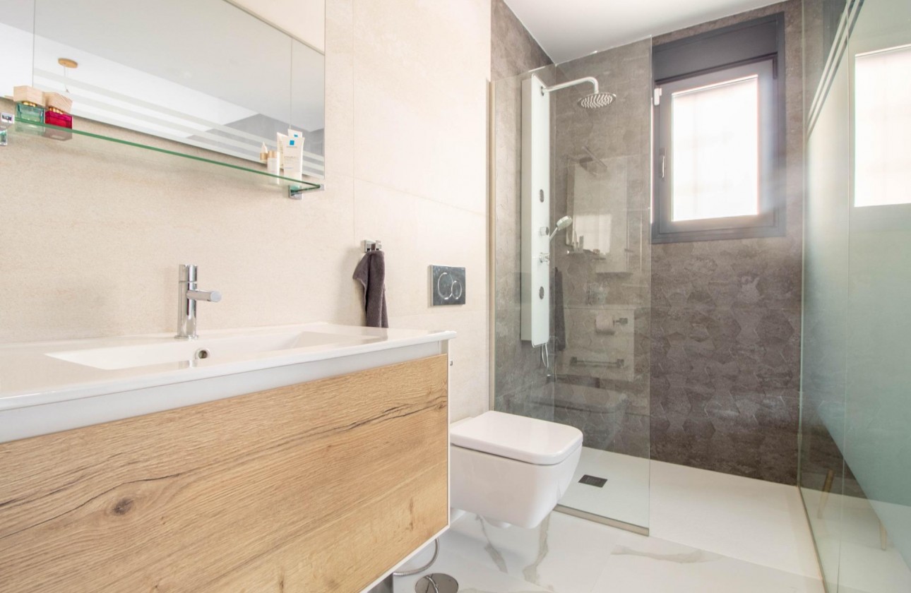 Resale - Apartment / flat - San Miguel de Salinas