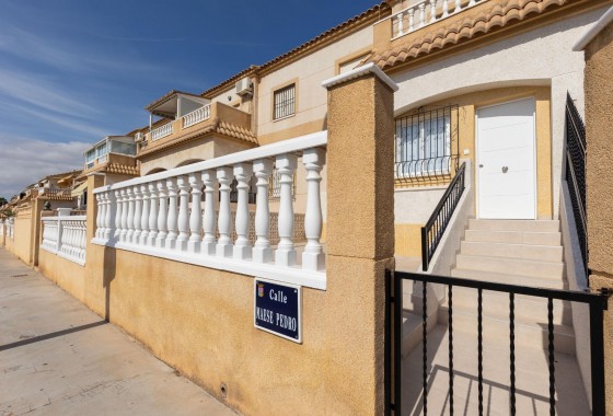 Alquiler a largo plazo - Bungalow - Torrevieja - Zona los Frutales
