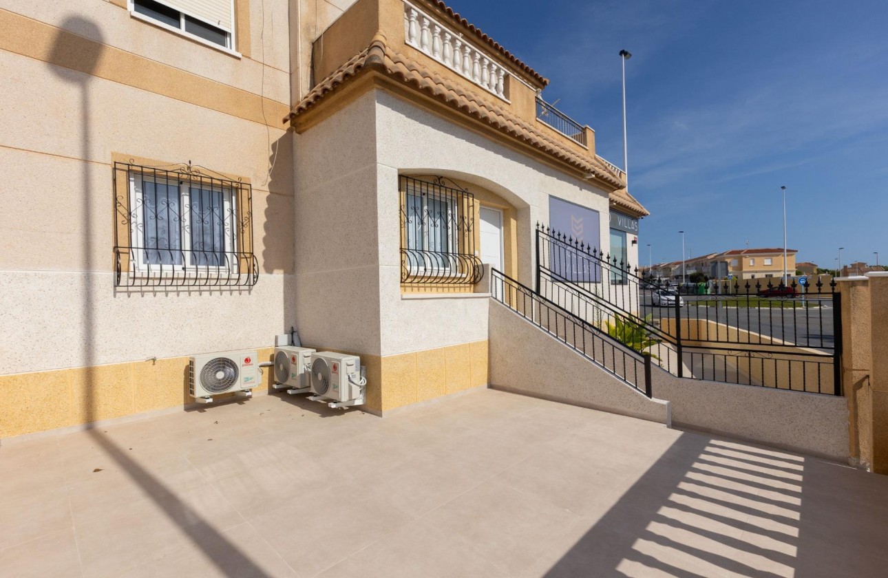 Alquiler a largo plazo - Bungalow - Torrevieja - Zona los Frutales