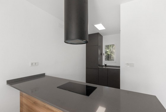 Alquiler a largo plazo - Bungalow - Torrevieja - Zona los Frutales