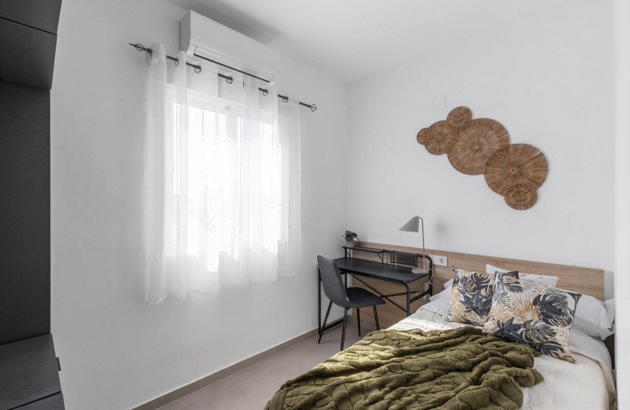 Alquiler a largo plazo - Bungalow - Torrevieja - Zona los Frutales